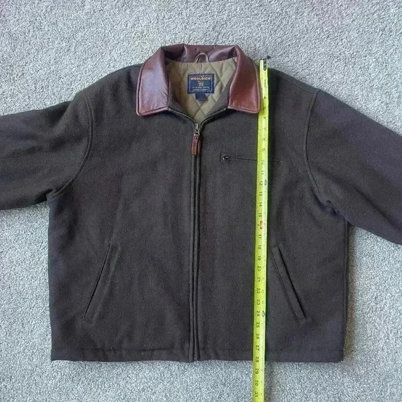 Woolrich Men's Brown Barn Chore Coat - Picture 16 of 16